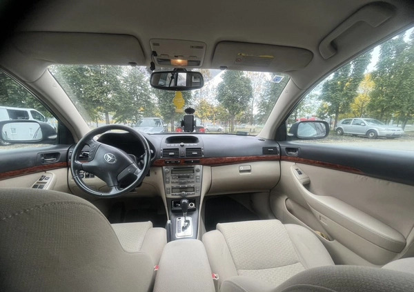 Toyota Avensis cena 12000 przebieg: 238000, rok produkcji 2005 z Lublin małe 92
